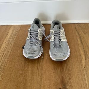 On clouds. Good condition. Size 7.5